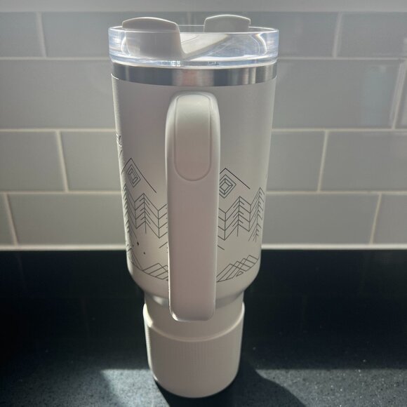 STANLEY Winterscape 40oz. Quencher H2.0 Flowstate Tumbler + Matching Boot - Picture 3 of 9